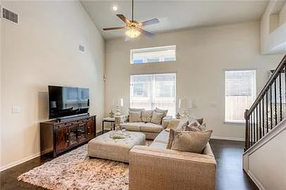 3240 E Whitestone Blvd #17 — Photo 5