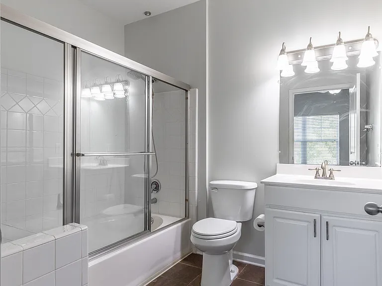 2105 Regency Ct — Photo 19