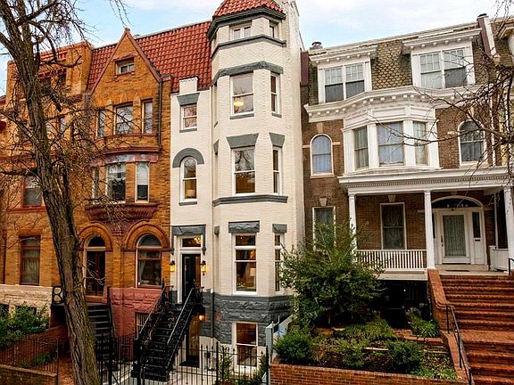 2nd image of 1816 Belmont Rd NW