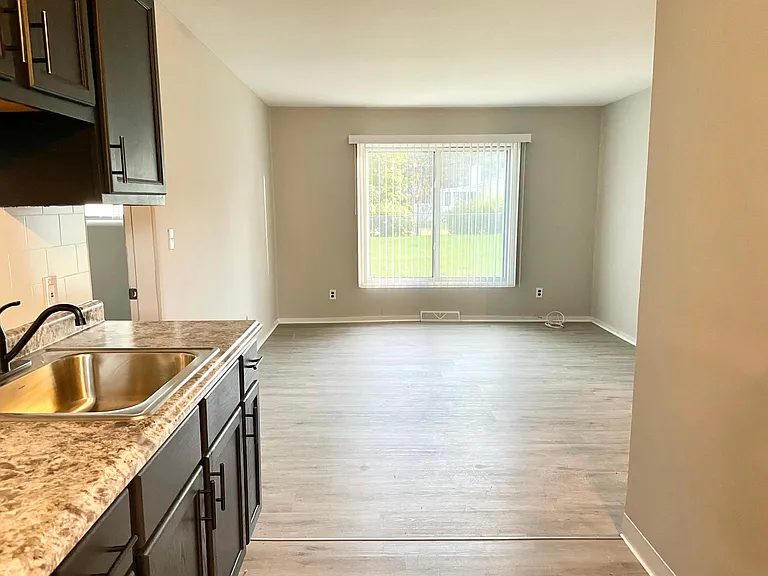 36155 Theresa St #36155 — Photo 19