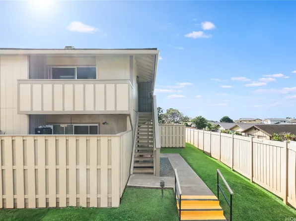 94-1151 Mopua Loop #L8, Waipahu, HI 96797