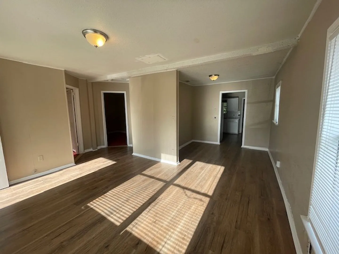 Move in ASAP-3 bedroom-1/2 off first months rent — Photo 3