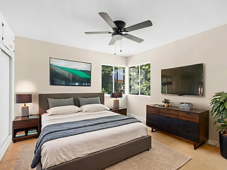 3020 E 3rd St #15 — Photo 9