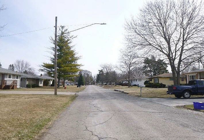 2nd image of 4646 S Michelle St