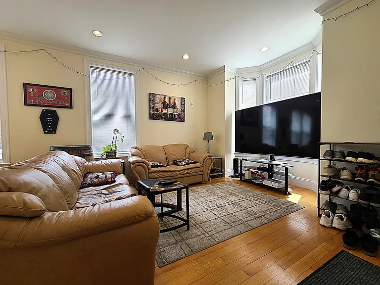 1 Larose Pl — Photo 5