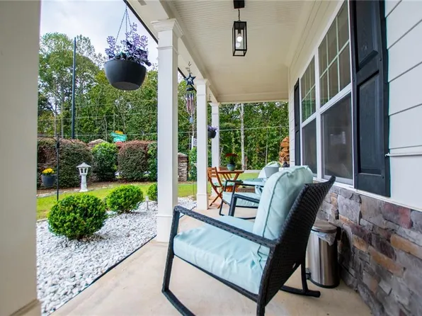 11 Benson Meadows Dr, Dallas, GA 30157