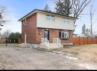 1813 Rossland Rd E, Whitby, ON L1N 3P3