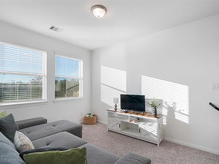 632 Silver Pear Ct — Photo 16
