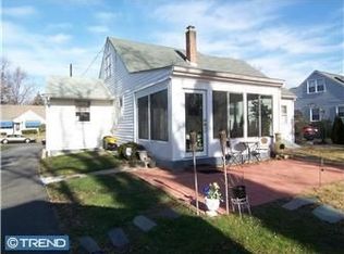 226 Albertson Ave, Barrington, NJ 08007