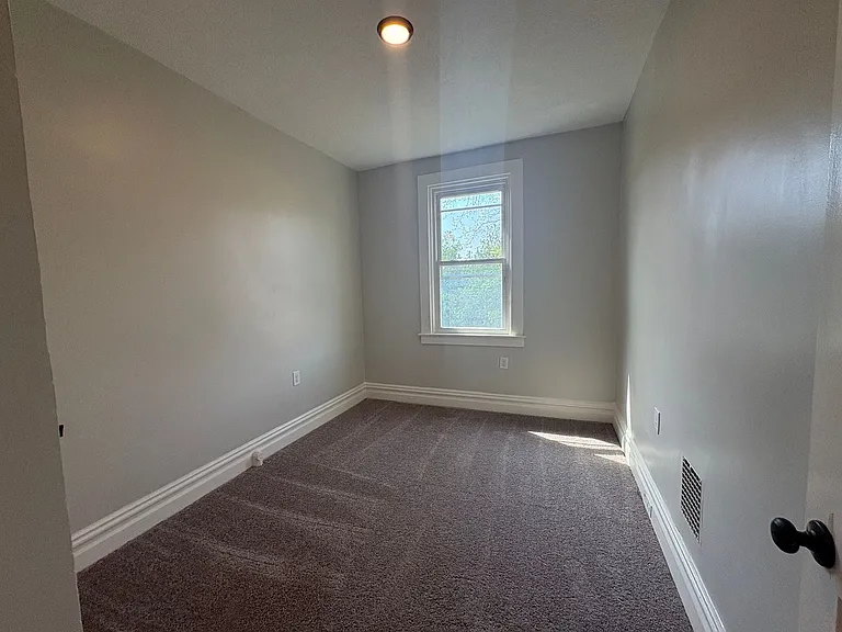129 Dunbar Ave — Photo 14