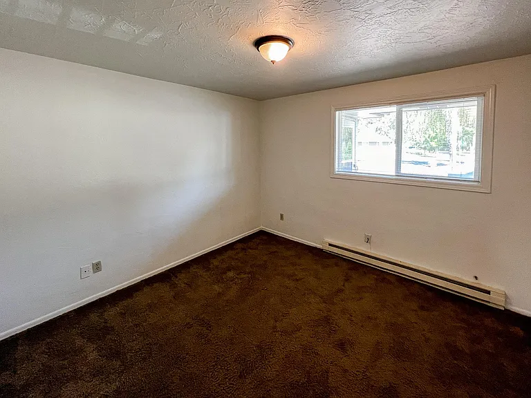 2514 Honeysuckle Way NE — Photo 16