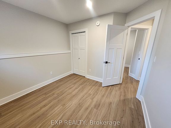 4th image of 114 Lewis St W