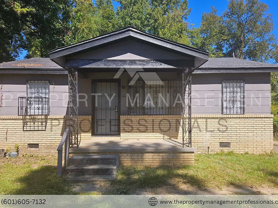 2858 Queensroad Ave