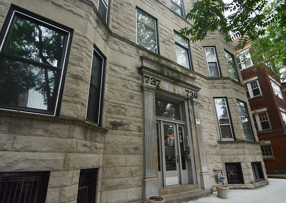 1st image of 739 W Briar Pl #G