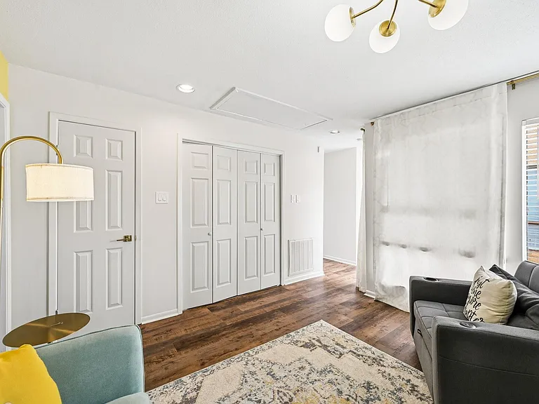 1116 Bering Dr #25 — Photo 23