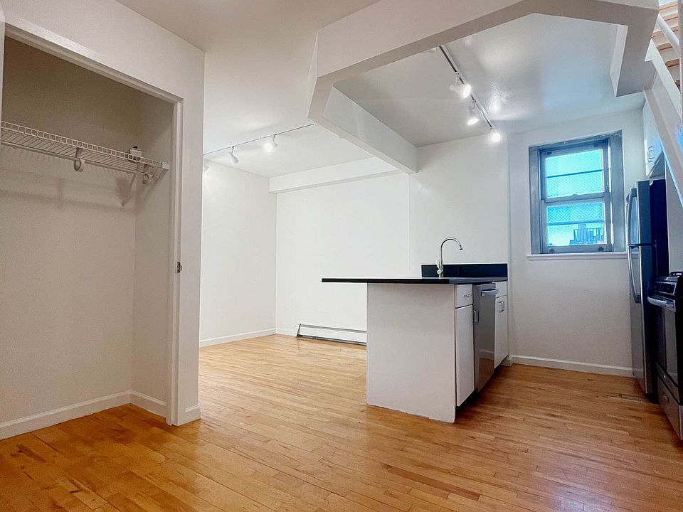 1st image of 190 E 7th St APT 618
