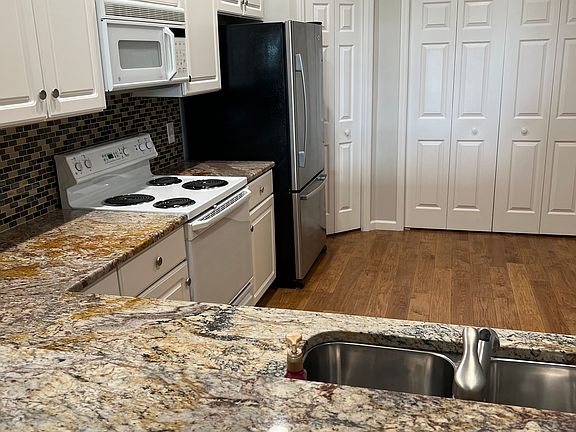 4th image of 407 Enclave Pl