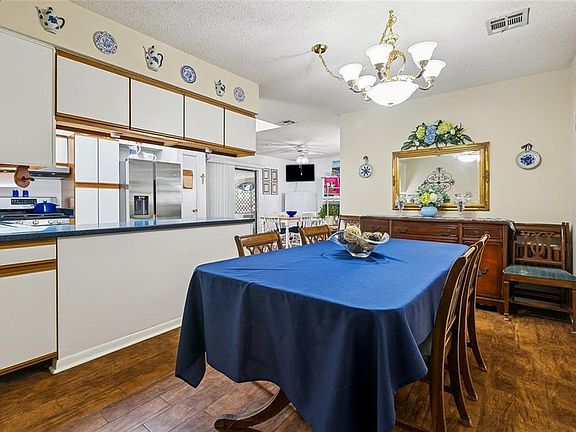 5th image of 1403 Calder St