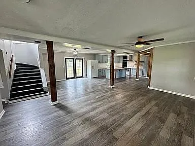 203 N Lake Dr — Photo 3