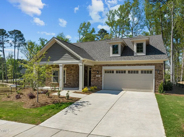 545 Crooked Pine Dr, Cary, NC 27519