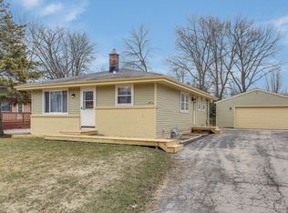 2445 Sunrise Rd, Racine, WI 53402