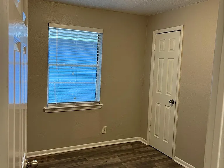 9505 Everglade Dr — Photo 19