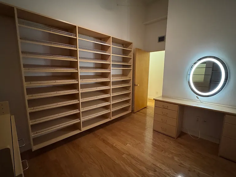 1339 S Flores St #107 — Photo 24