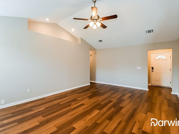 4th image of 8468 Pikes Peak Dr N