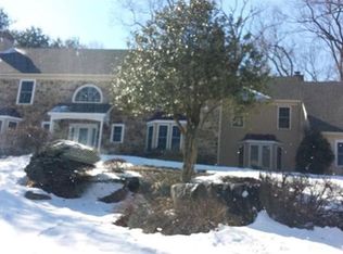 2219 E Deerfield Dr, Media, PA 19063
