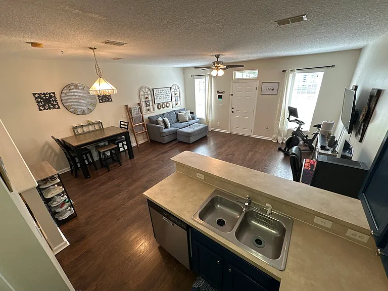 539 Hopewell Dr — Photo 5
