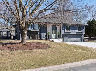 5917 Killarney Ln S, Minneapolis, MN 55436