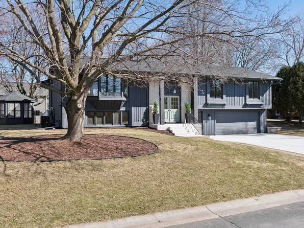 5917 Killarney Ln S, Minneapolis, MN 55436