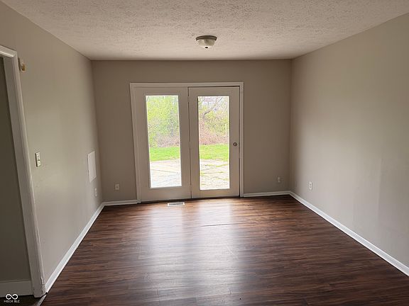 3rd image of 9925 Catalina Dr