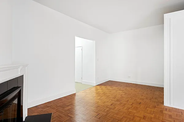 Rented by Sotheby's International Realty | media 18