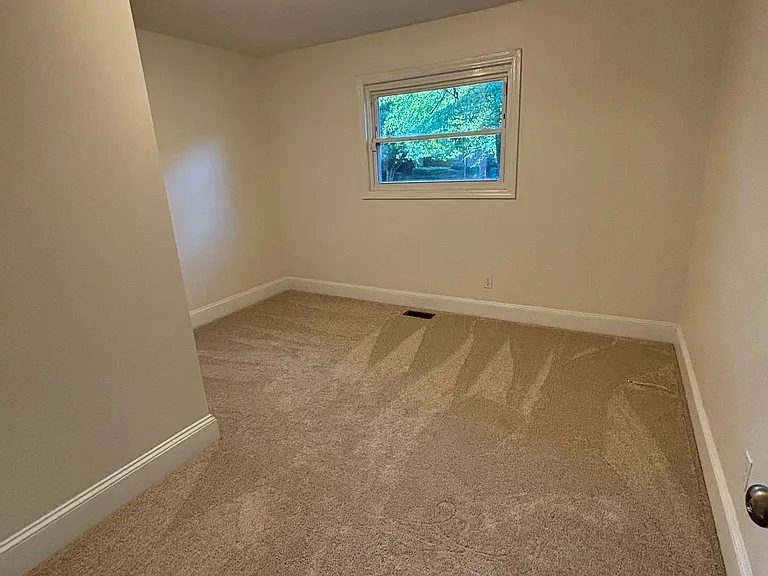 1815 Haines St — Photo 12
