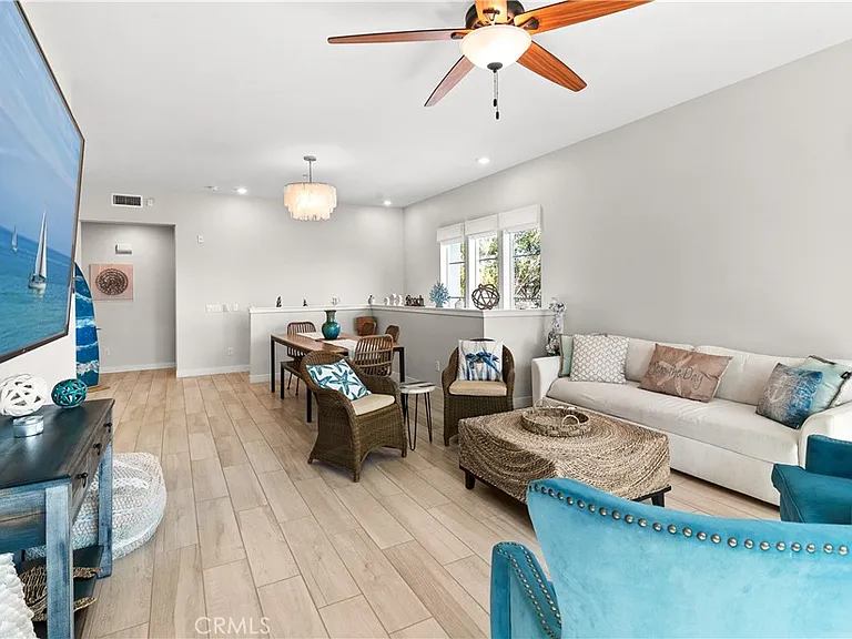 1519 Doheny Way — Photo 4