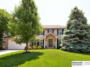 2911 Blackhawk Dr, Bellevue, NE 68123