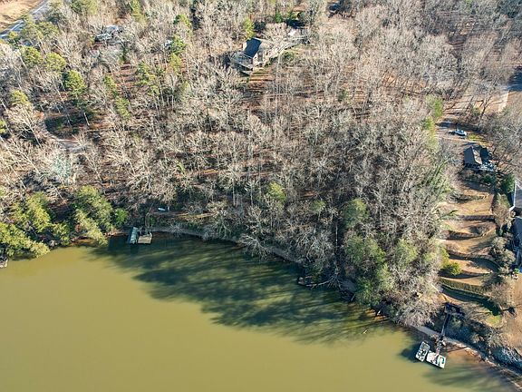 2nd image of 118 Sunset Dr