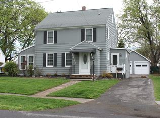 217 Wells Ave E, North Syracuse, NY 13212
