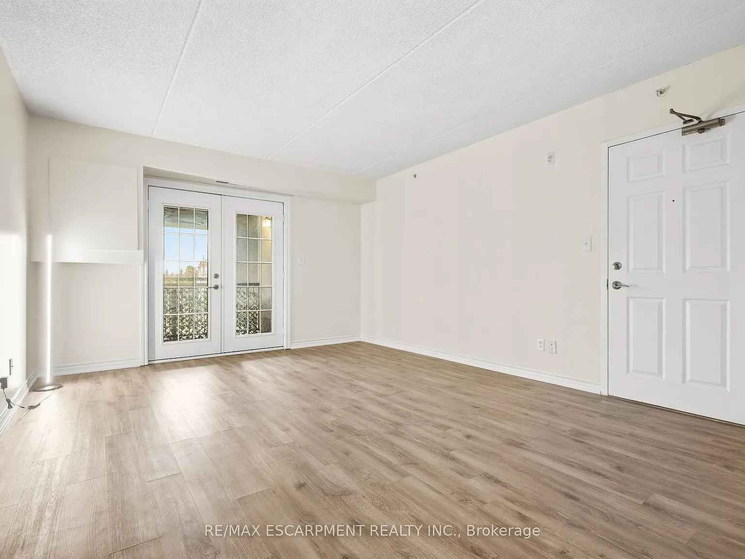 2 bed, $2,300 — Photo 3
