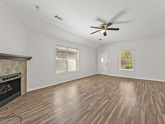 5th image of 18210 Beaverdell Dr
