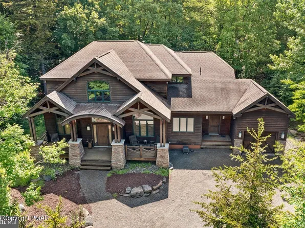 245 Little Pond Cir, Pocono Pines, PA 18350