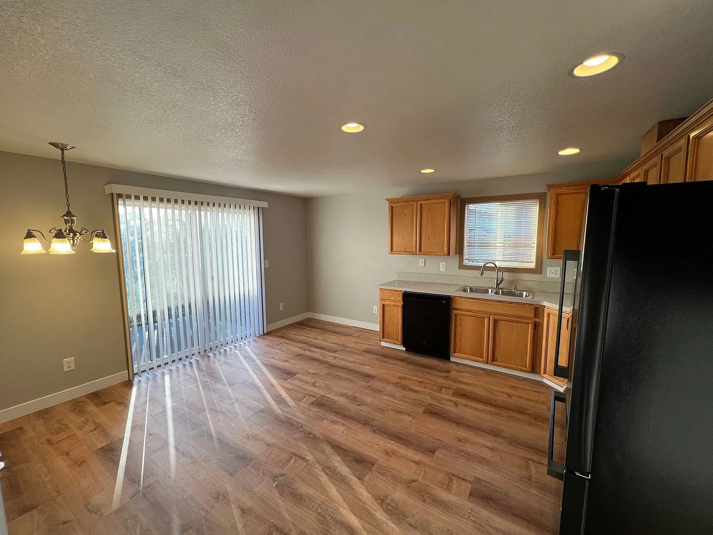 Remodeled 3 Bedroom Kelso Home on Large Lot for Lease - 53 Warbler Dr — Photo 4