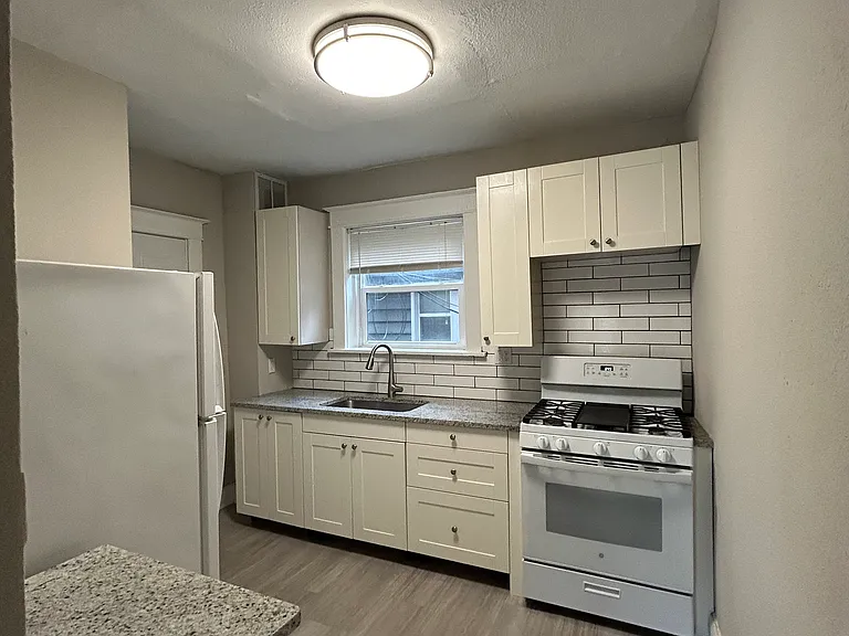 7417 Maple Ave #24 — Photo 2