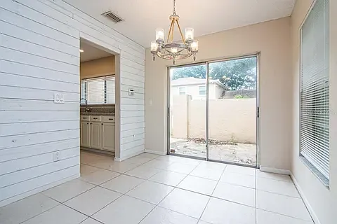 2 bed, 1272 sqft, $1,950 — Photo 4