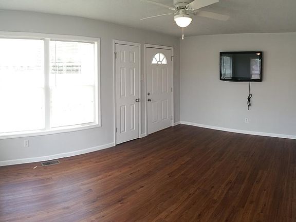 2nd image of 1019 Greenland Dr #A