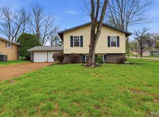 12117 Sage Glen Ct, Maryland Heights, MO