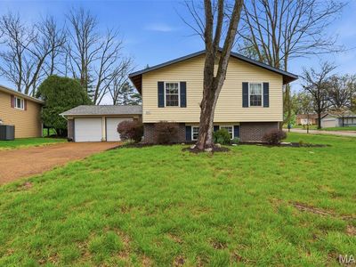 12117 Sage Glen Ct, Maryland Heights, MO, 63043