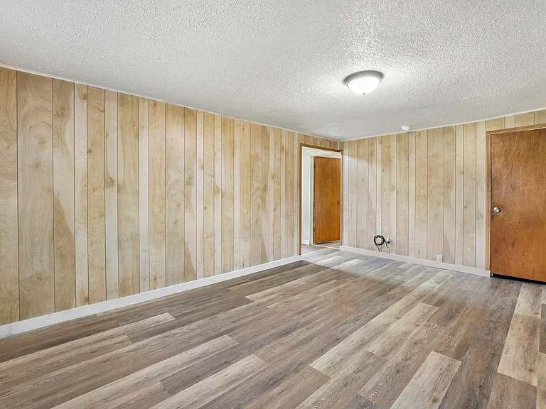 545 Madison St — Photo 13