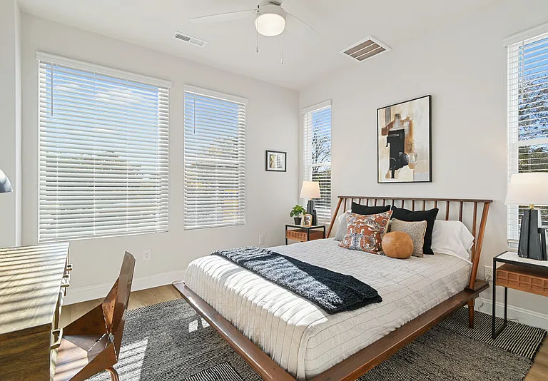 Enderly Towns - Townhomes for Rent in Charlotte, NC - Enderly Neighborhood — Photo 12
